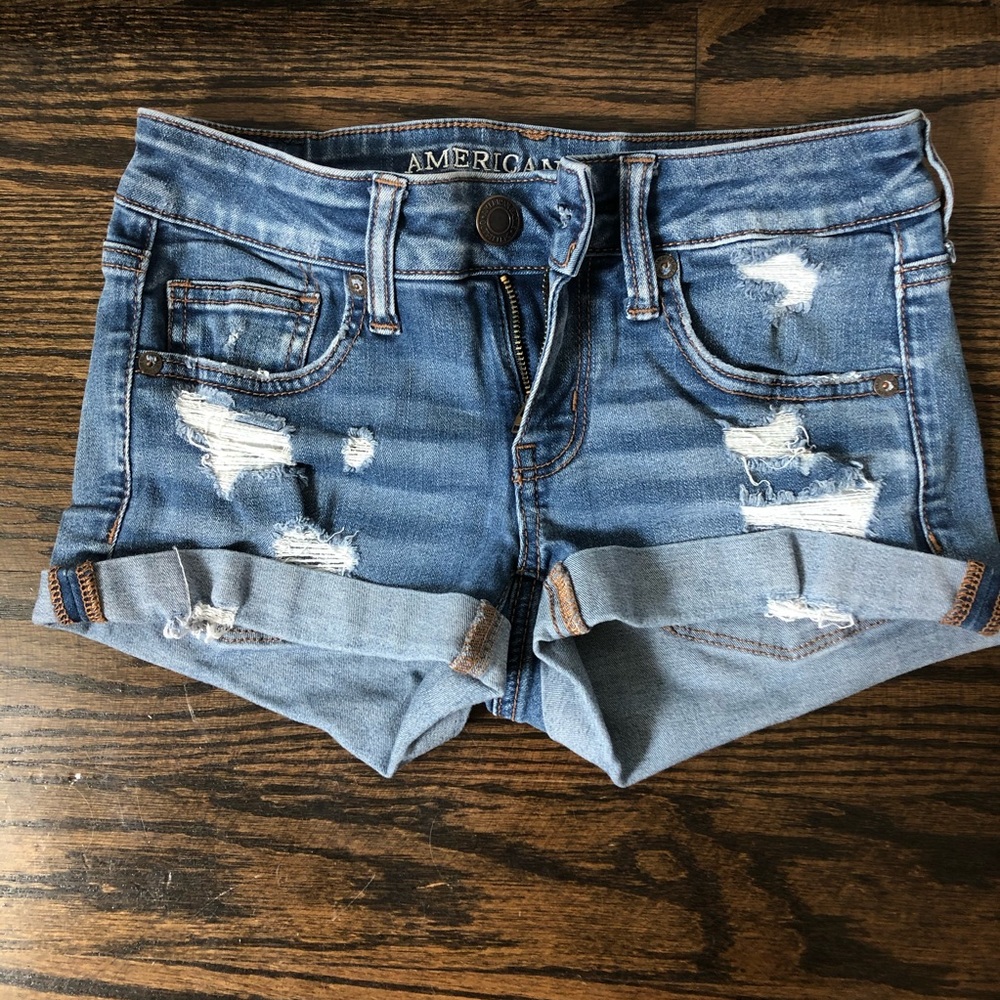 American Eagle Mid-Rise Short Medium Wash Distress